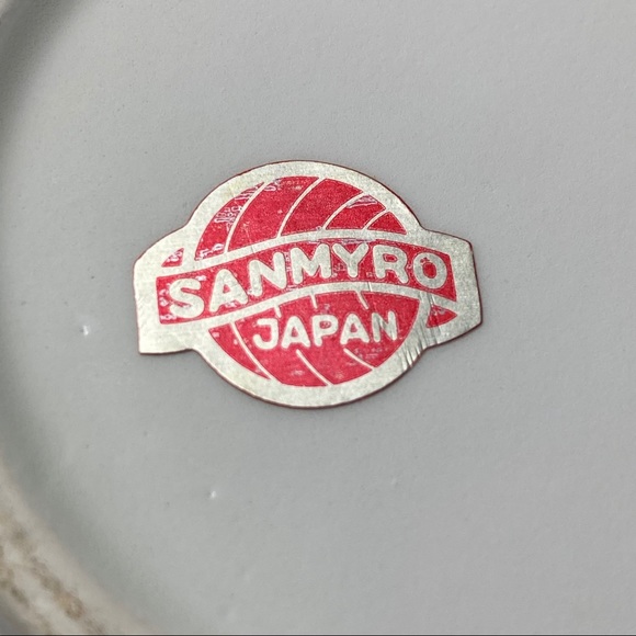 Vintage Sanmyro Child Praying Mugs - Picture 7 of 10